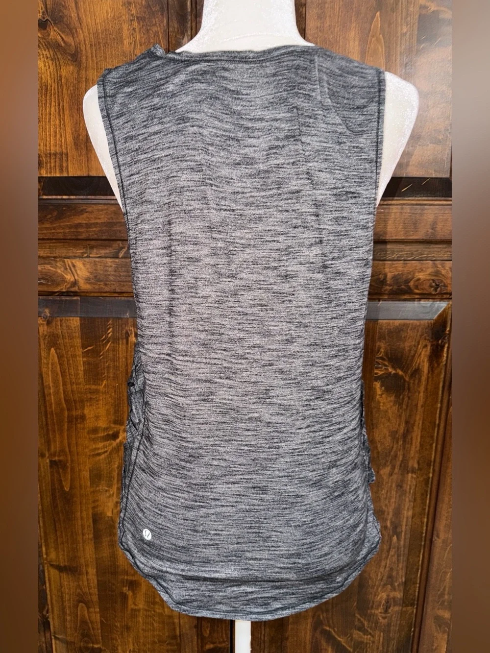 Lululemon Var-City Muscle Tank Heathered Gray Detailed Gym Sporty Athletic 8 M